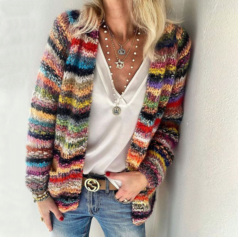 Bunte Strickjacke für Damen mit lockerer Passform