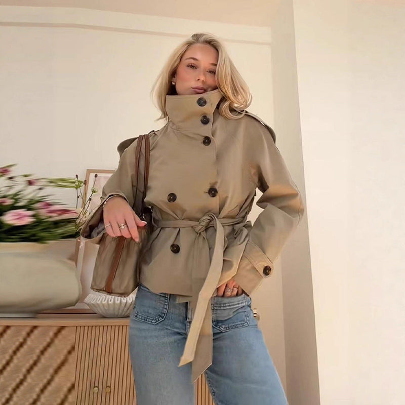 Stylische Übergangsjacke für Damen mit hohem Kragen