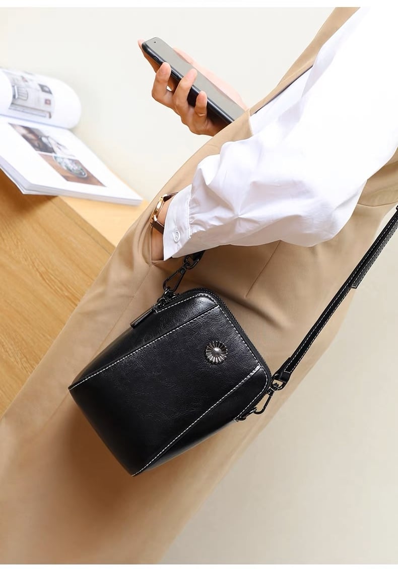CellSleek™ - Crossbody Handytasche