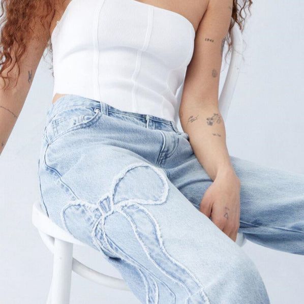 Karen - Stylische Jeans mit verstellbaren Schleifen