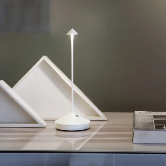 Drahtlose LED-Tischlampe mit dimmbarem Licht und USB-Ladefunktion