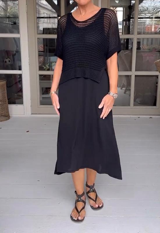 Katharina - Strumpfbandkleid und Durchsichtige Bluse