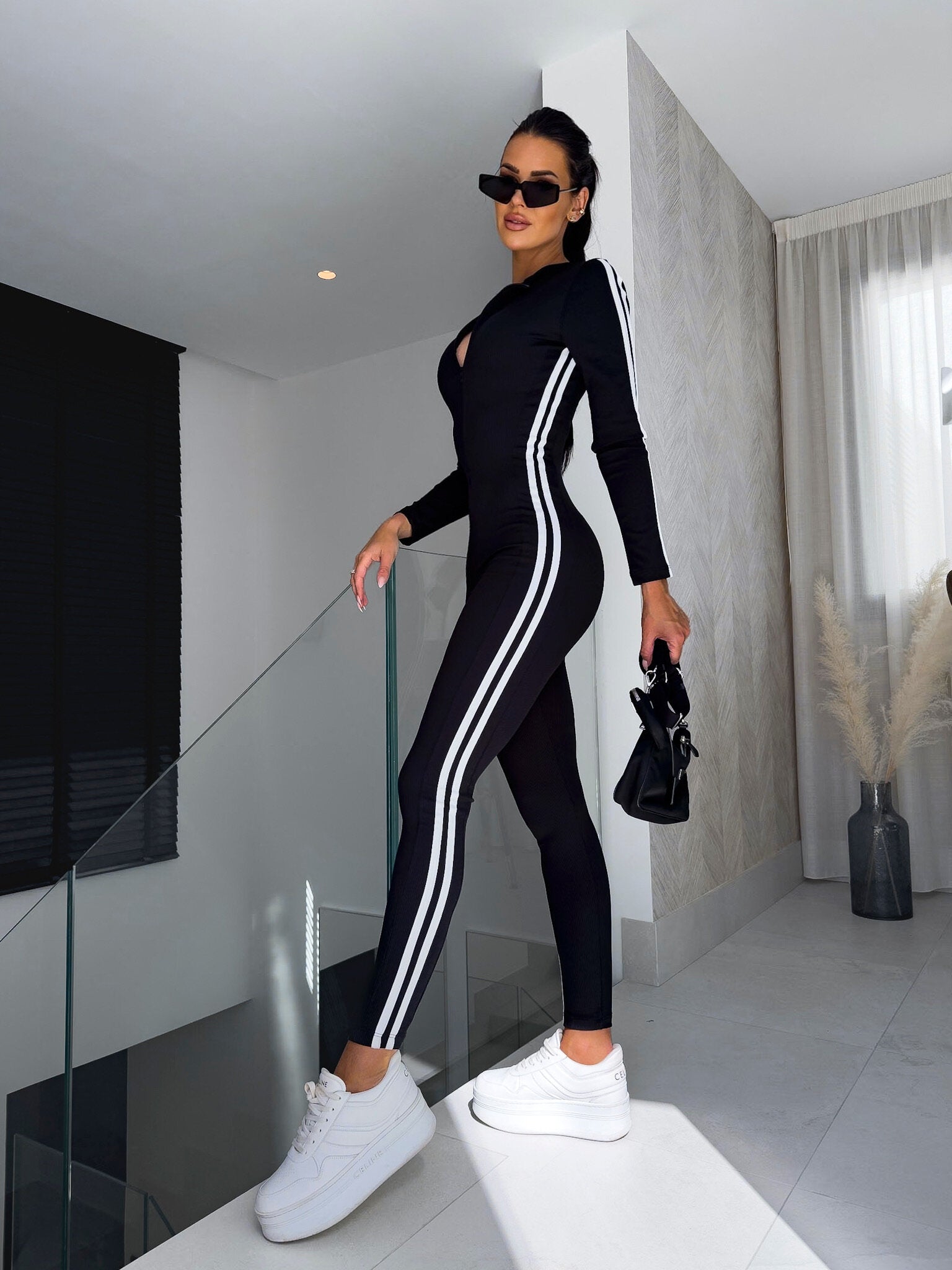 Veluxe - V-Ausschnitt Jumpsuit